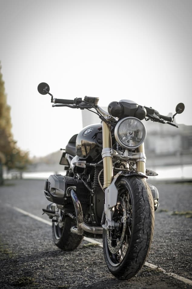 Motos